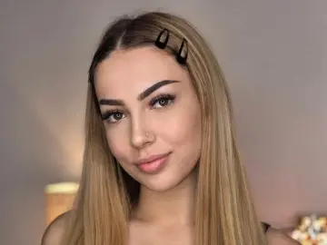 ZaraPlaya  live sex cam