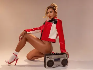 AnneRoss  live sex cam