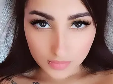 LisaNahyan  live sex cam