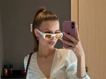 ViolettaDarling  live sex cam