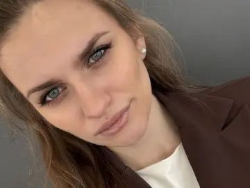 GabrielleNoneman  live sex cam