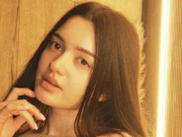 SavannahHoward  live sex cam