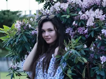 DaisyAngrisano  live sex cam