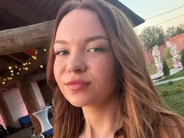 SadeBergum  live sex cam