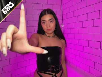 PoppyKensington  live sex cam