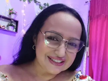 GiaNahomi  live sex cam