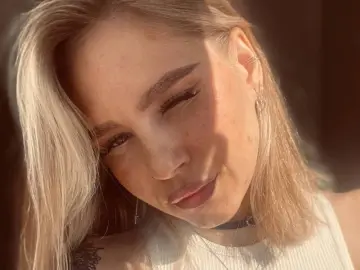 EvelinaDarkmoor  live sex cam