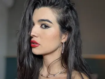 LetiziaGiordano  live sex cam