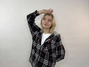 LorieYancy  live sex cam