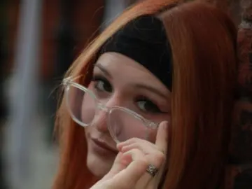 EmeraldClyatt  live sex cam