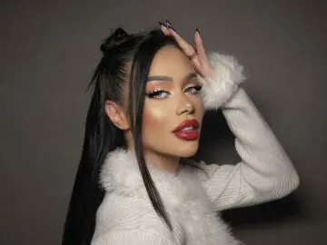 IngridSaint  live sex cam