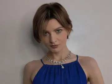 KarinaBiz  live sex cam