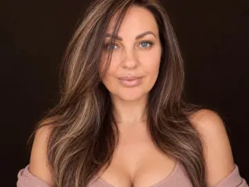 InesFitnes  live sex cam