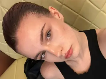 KlaraGogins  live sex cam