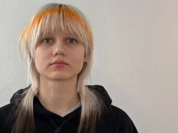 RoxannBlum  live sex cam