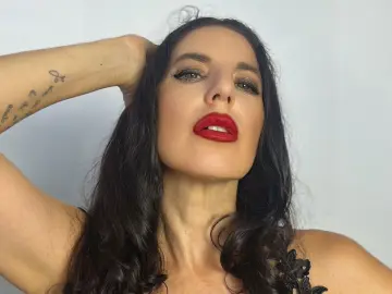 AmandaHug  live sex cam