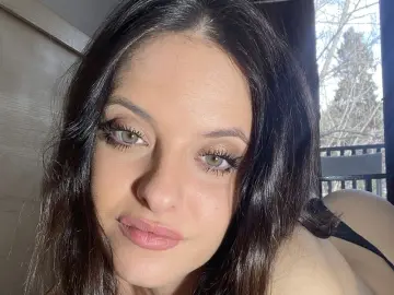AlanaMore  live sex cam