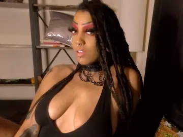 ShortyLaveau  live sex cam