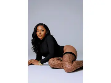 BrownNina  live sex cam