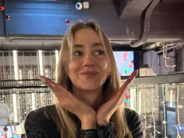 ZenaDeruiter  live sex cam