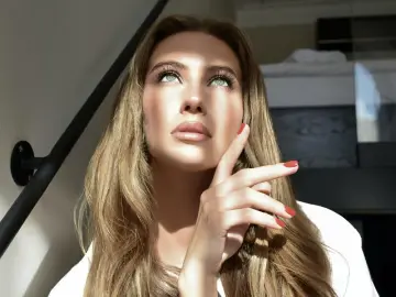 AlaiaRhode  live sex cam