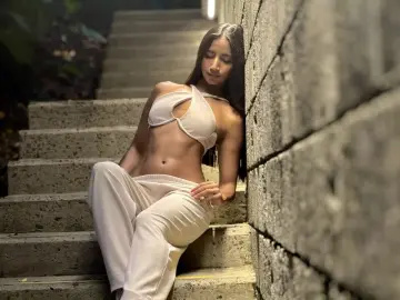 AvaMathers  live sex cam