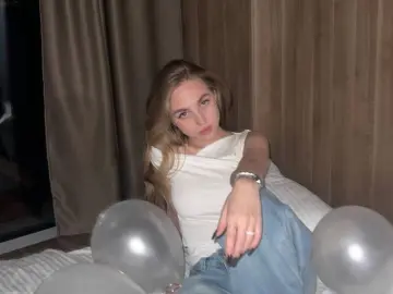MiyokoShimsky  live sex cam