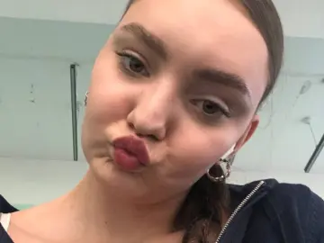 LourdesFronk  live sex cam