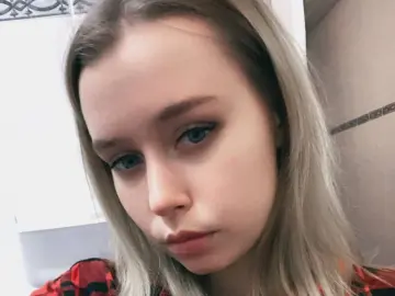 MelissaKnott  live sex cam