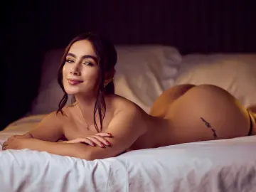 EmiliaVolkof  live sex cam