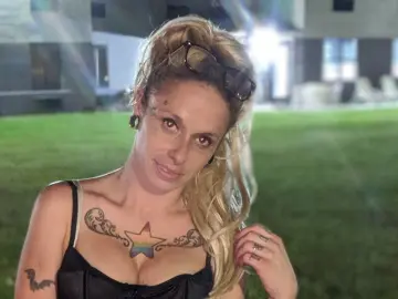 ToraVic  live sex cam