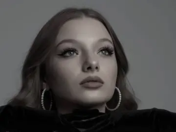 CreolaScheidler  live sex cam