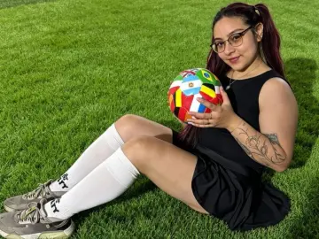 CristalDeker  live sex cam