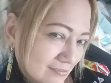 ClauPhillips  live sex cam