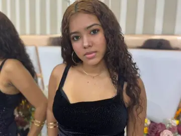 BrandiRosse  live sex cam