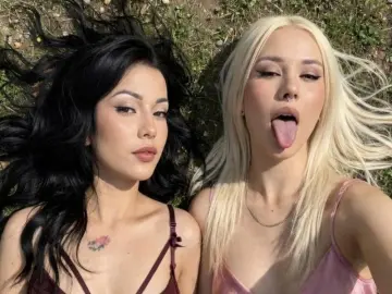 AgataAndEliisa  live sex cam