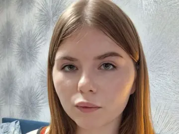 AliaFerrarini  live sex cam
