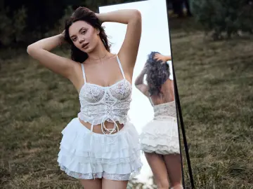 AriadnaCold  live sex cam