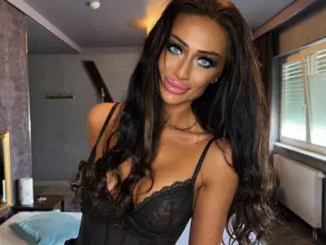 LadyViviene  live sex cam