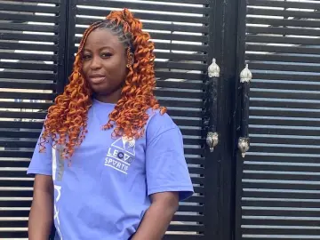 ZaraLure  live sex cam