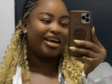 ZaraLure  live sex cam