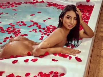 BellaHurst  live sex cam