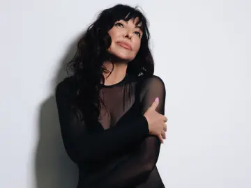 LindaPowells  live sex cam