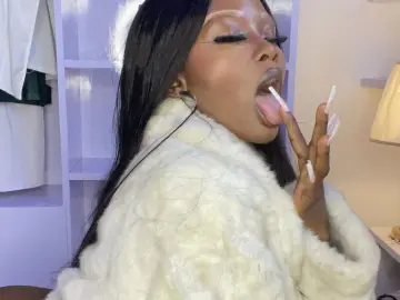 LalahEmrald  live sex cam