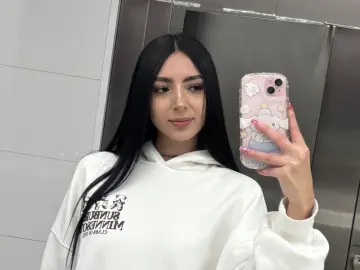 LauraMeeth  live sex cam