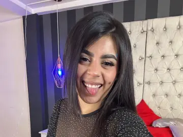 LucySuzuki  live sex cam