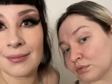 SarahandGrete  live sex cam