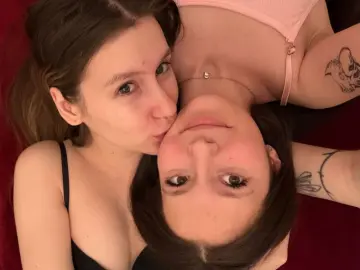 ElviaAndDesirae  live sex cam