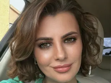 AnishaBee  live sex cam