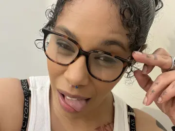 DesiraeLuciano  live sex cam